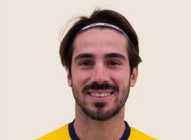 Muere un futbolista de 26 años tras sufrir un fallo cardíaco en el campo