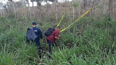 Herrera: Policía encuentra entre los matorrales 30 paquetes de droga