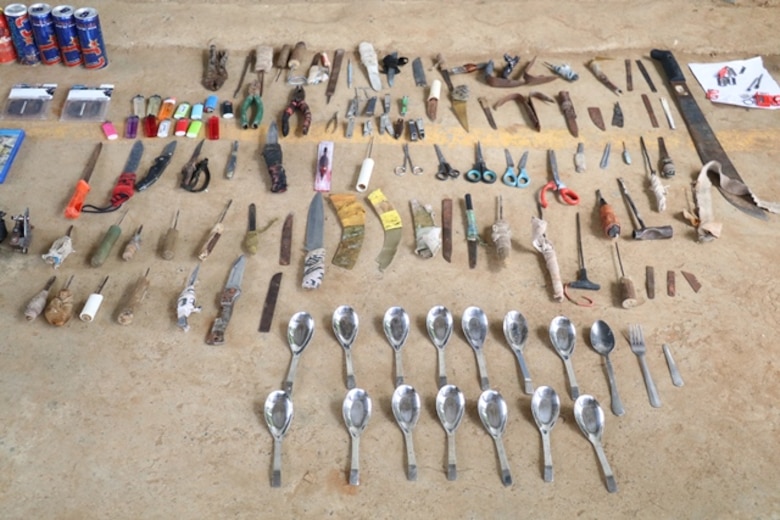 Decomisan 5 armas, 298 municiones, drogas y videojuegos en pabellones 11 y 12 de la Joyita