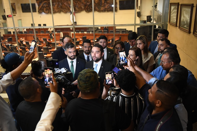 Pulseo de última hora por las comisiones de Credenciales y Gobierno: la conformación se define a puerta cerrada en la Asamblea Nacional