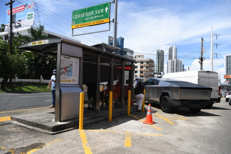 Prueban modelo de paradas inteligentes de autobuses en ciudad de Panamá