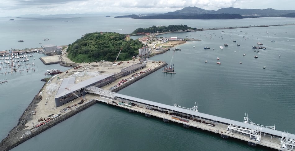 Comisión recomienda adjudicar a Colón 2000 operación de Amador