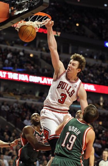 Los Bulls no aceptan la oferta por Asik y es nuevo jugador de los Rockets