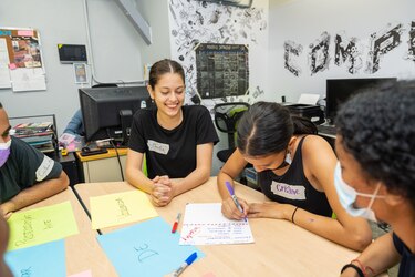 Realizan consulta a niños y adolescentes sobre sus derechos
