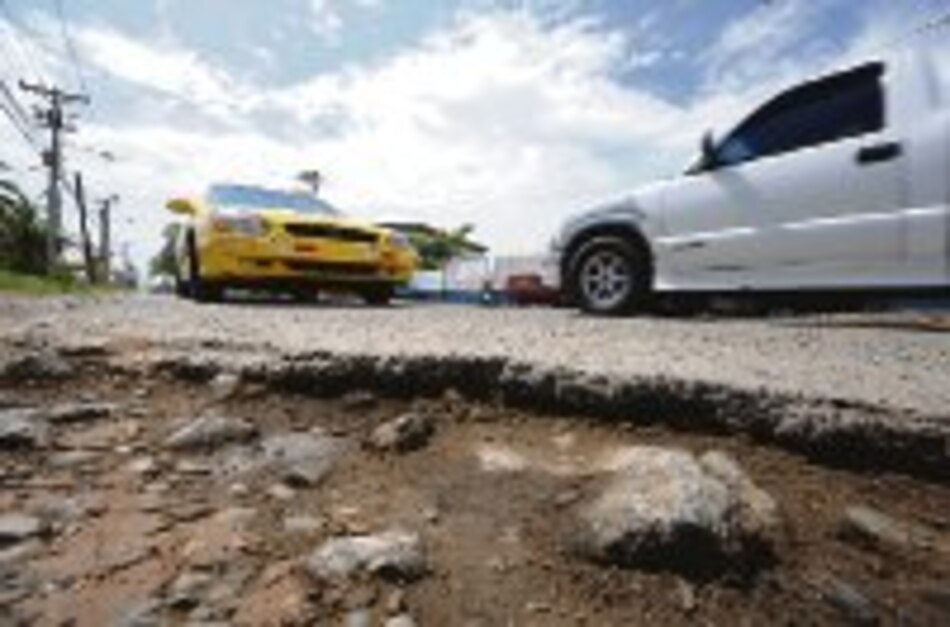 Quejas por destrucción de calle en Llano Bonito