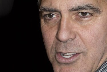 Clooney podría ser multado por no declarar el anillo de compromiso de novia