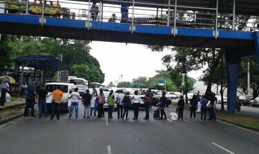 Reabren la vía Transístmica al finalizar protesta de pacientes trasplantados