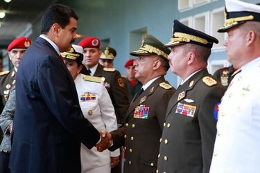 EU restringe visa a 24 funcionarios venezolanos