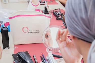 Un estudio muestra el impacto positivo de la cosmética y la comunicación digital en la autoestima de mujeres con cáncer