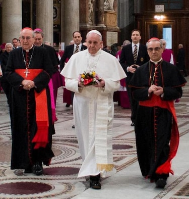 'Que Dios os perdone por lo que habéis hecho', dijo el Papa a los cardenales