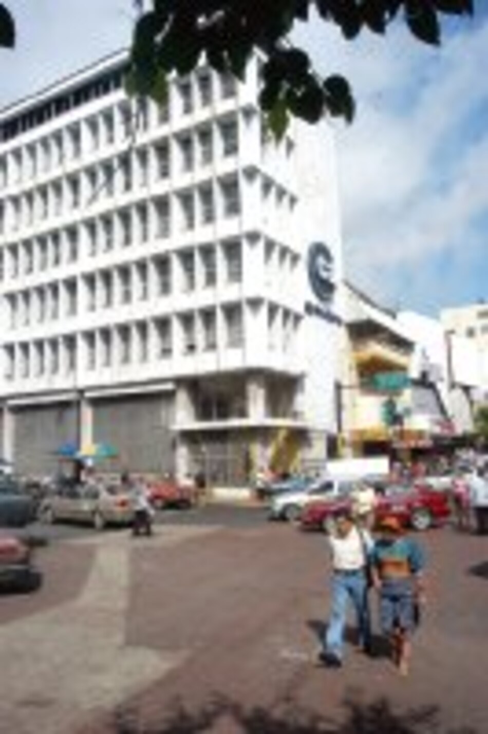 Caja de Ahorros reubica sucursales