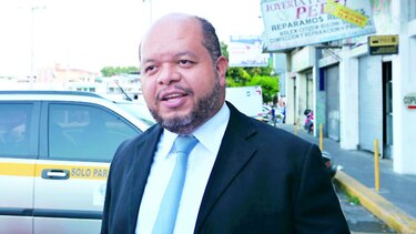 Rivera se ratifica contra Ayú Prado