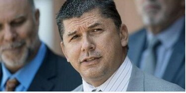 Arrestan a exalcalde de California por especulación, desfalco, malversación de fondos públicos y robo agravado