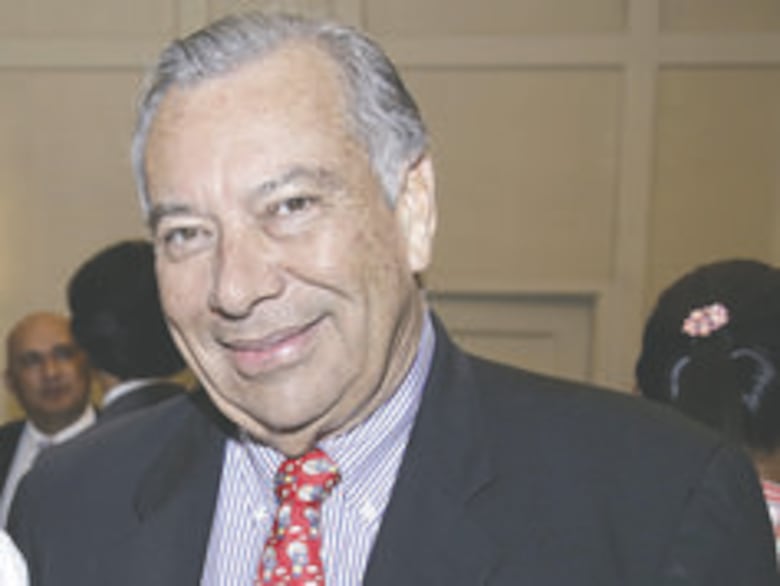 Rector Gustavo García de Paredes arrendó más tierras