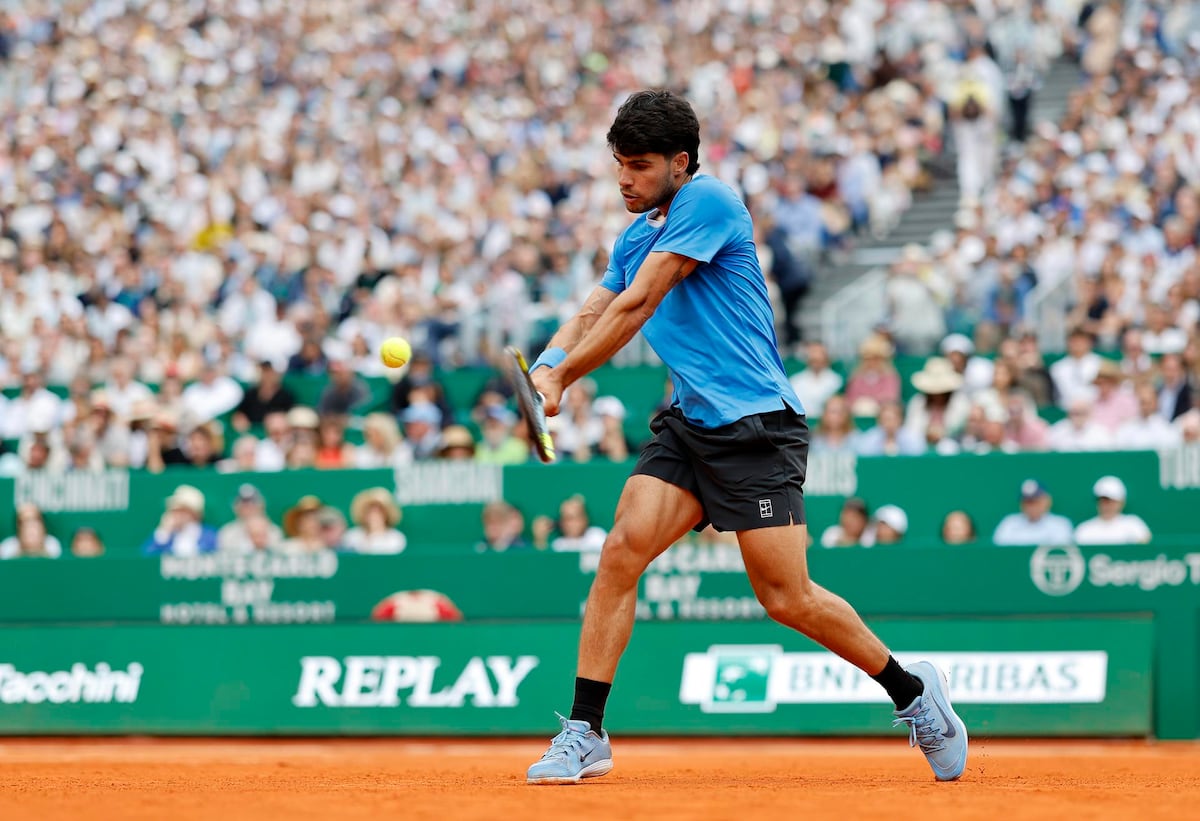 Alcaraz aplastó a Bublik y ganó su partido número 300 en MonteCarlo