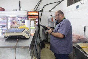 Denuncian irregularidades sanitarias en locales de expendio de alimentos en El Crisol y San Antonio