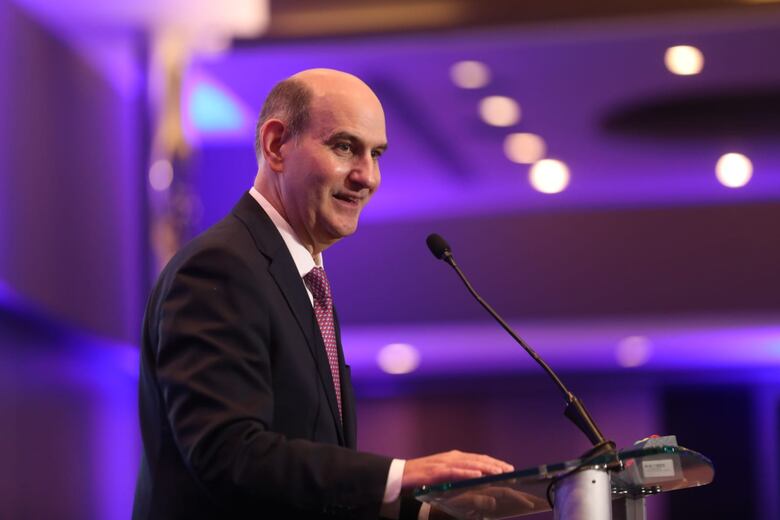 Chapman anuncia contención del gasto y el pago a los proveedores del Estado