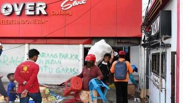 Entierros en masa en Indonesia tras el sismo y el tsunami