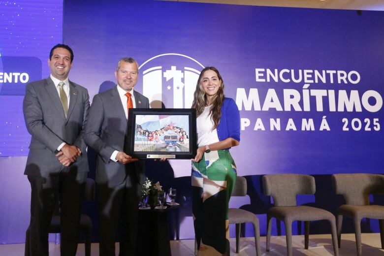 Panamá, pieza clave en la ruta de la descarbonización del transporte marítimo; OMI reconoce los esfuerzos del país