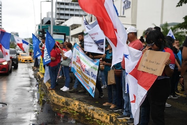 Policía aclara que docente no fue agredida por miembros de la institución durante protestas contra reformas a la CSS