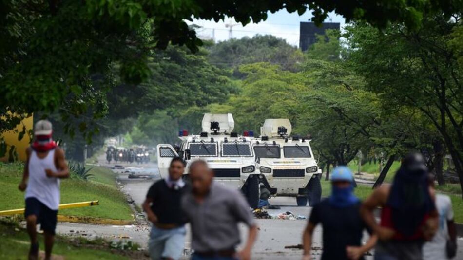Un muerto y un herido grave en ataque a base militar en Venezuela