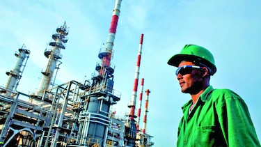 Sector petrolero retrocede 12.3%