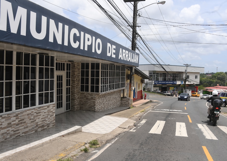 Consejo Municipal de Arraiján aumenta el salario a 12 funcionarios que perdieron ingresos en concepto de gastos de movilización