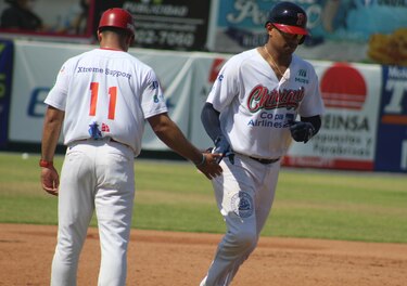 Christian Bethancourt conectó dos jonrones y los Federales se meten en la final