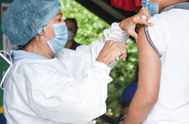 Vacunación de niños contra la Covid-19 será una decisión de los padres: Sucre