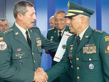 Duque releva a jefe del Ejército, cuestionado por violaciones a los  derechos humanos 