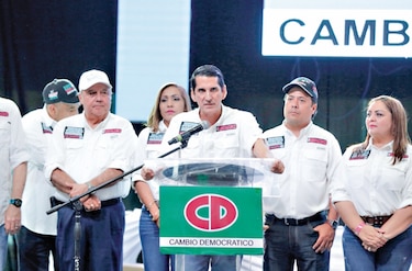 Se agitan las aguas a lo interno de CD; piden sacar a Roux 