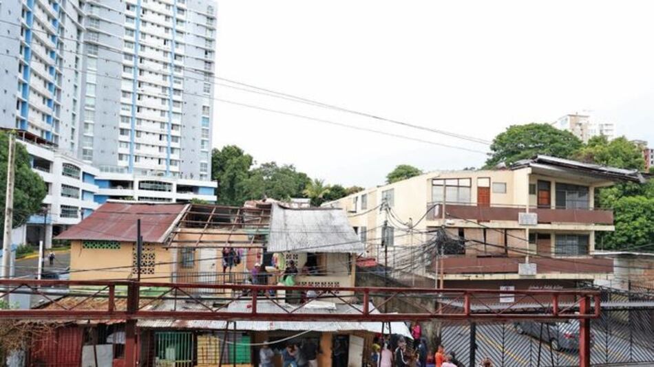 Horas de caos debido a lluvia y fuertes vientos