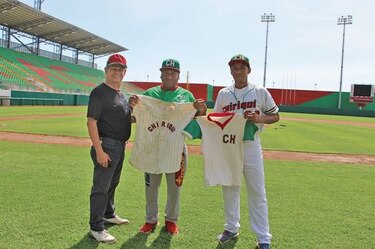El jonrón de Moracho en el Kenny Serracín