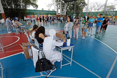 Ecuador decide en un histórico plebiscito detener una explotación petrolera en la Amazonía