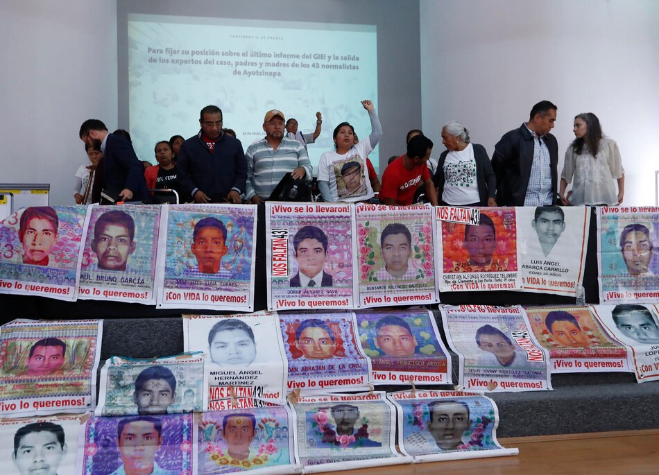Gobierno abre por dos meses todos los archivos del caso Ayotzinapa a familiares