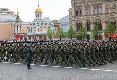 Putin justifica la guerra en Ucrania durante un reducido desfile del Día de la Victoria