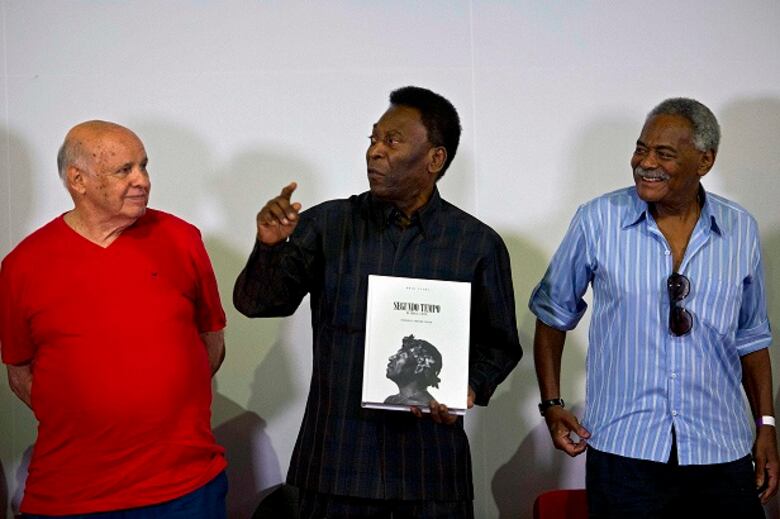 Muere Coutinho, ídolo del fútbol brasileño y compañero de Pelé