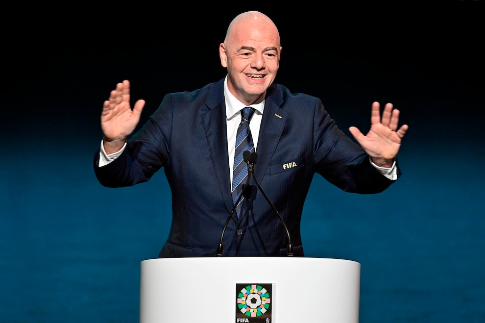 Infantino defiende a Catar de las críticas a falta de un mes para el Mundial