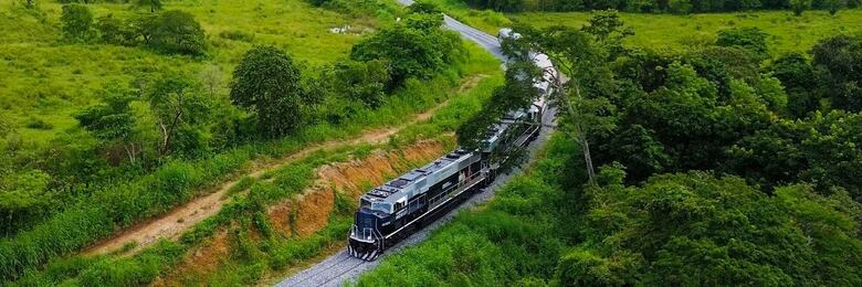 México inaugura un tren en su punto más estrecho para competir con el Canal de Panamá