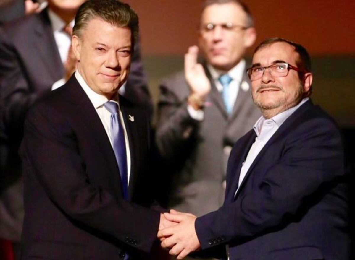 FARC y Gobierno colombiano firman nuevo acuerdo de paz