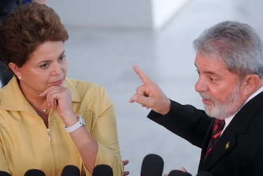 Lula y Rousseff admiten crisis y prometen que Brasil volverá a crecer