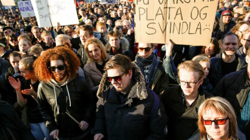 Sociedad pide justicia por escándalo fiscal