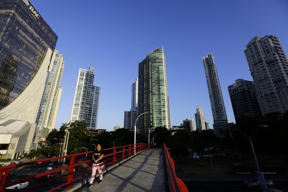 Calificadoras a la espera de cambios de gobierno en Panamá para definir grado de inversión