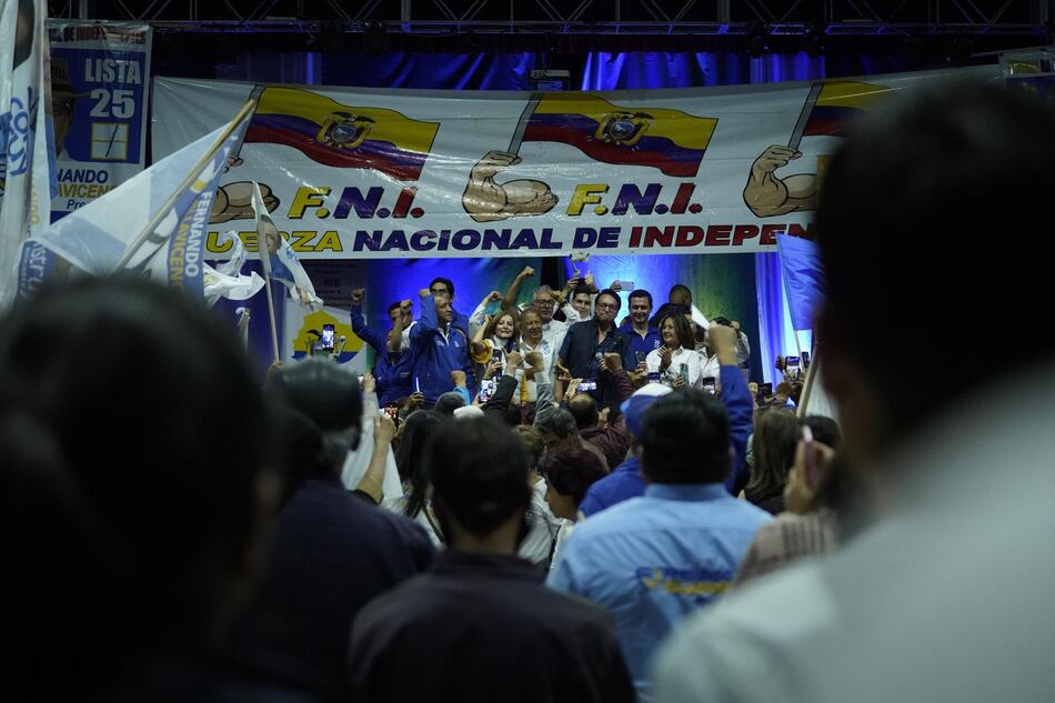 Rivales del candidato a la presidencia de Ecuador Fernando Villavicencio suspenden campañas