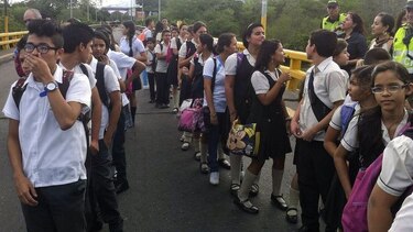 Al menos un centenar de estudiantes llega a Cúcuta por corredor humanitario