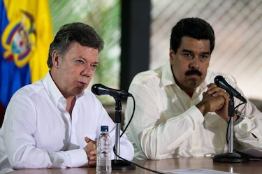 Presidentes Santos y Maduro se reunirán el lunes en Quito, anuncia Correa