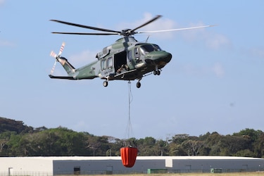 ¿Qué es el sistema Bambi Bucket, utilizado para apagar el fuego en cerro Patacón?