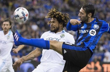 Panameño Román Torres es suspendido por un partido