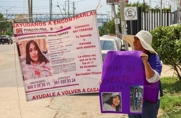 Familiares y colectivos feministas marchan en México contra desaparición de mujeres