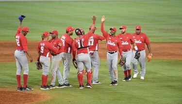 Cuba se estrena con triunfo y complica a México en Serie del Caribe